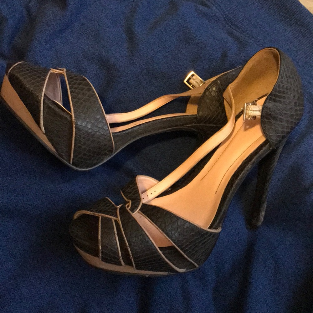 Shoes - Picture 2 of 3